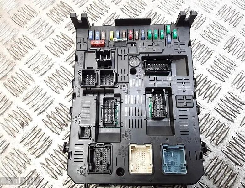 CITROËN C5 2 generation (2008-2017) Блок предохранителей 966405888002 30629108