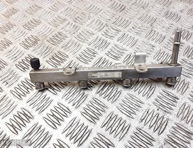 FIAT Ducato 3 generation (2006-2024) Left Side Fuel Rail 55565971 30774164