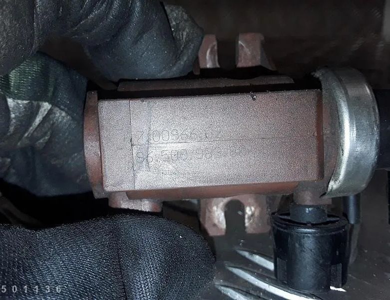 LAND ROVER Defender 1 generation (1983-2016) Solenoīda vārsts 9650098380 31260952