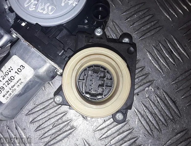 MERCEDES-BENZ G-Class W463 (1990-2024) Aizmugurējo kreiso durvju logu pacēlājs 997250103 33080461