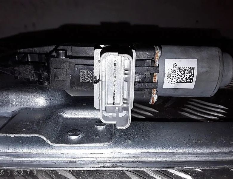 MERCEDES-BENZ G-Class W463 (1990-2024) Aizmugurējo kreiso durvju logu pacēlājs 402103K 33101057