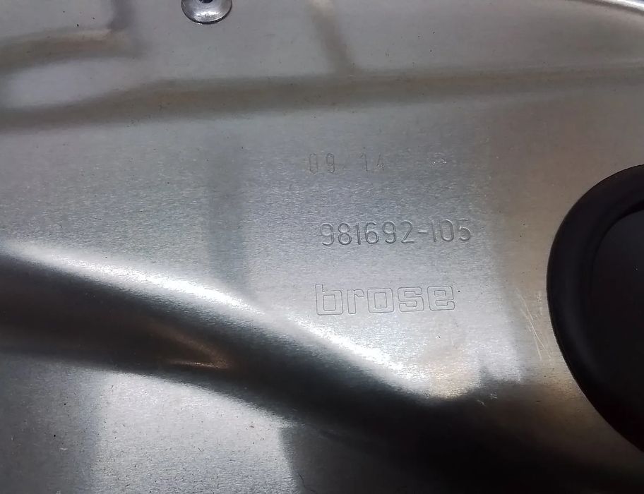 MERCEDES-BENZ GLK-Class X204 (2008-2015) Priekšējo kreiso durvju logu pacēlājs 981692105 25302050