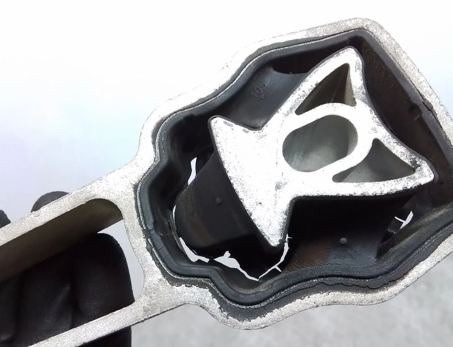 VOLVO XC60 2 generation (2017-2024) Задняя подушка двигателя 31430441 27561027