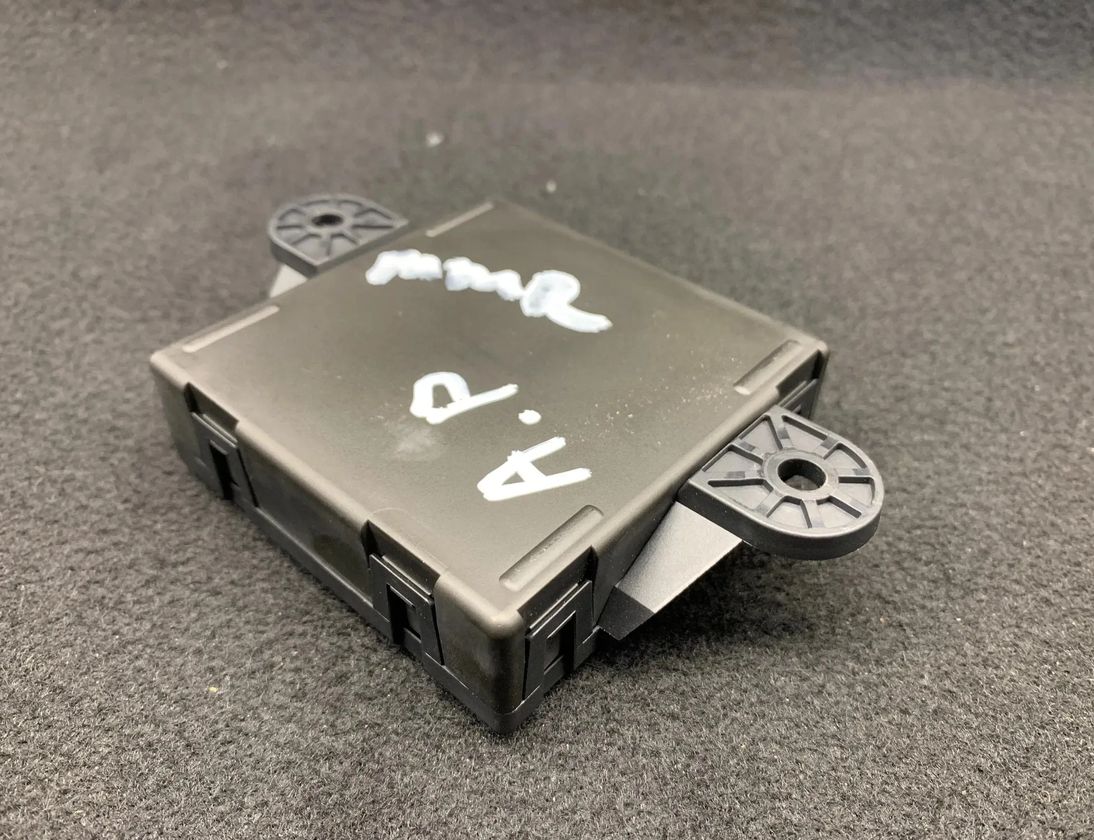 MERCEDES-BENZ E-Class W211/S211 (2002-2009) Блок управления дверей задние правые A2129004006,A2128208626 28566700