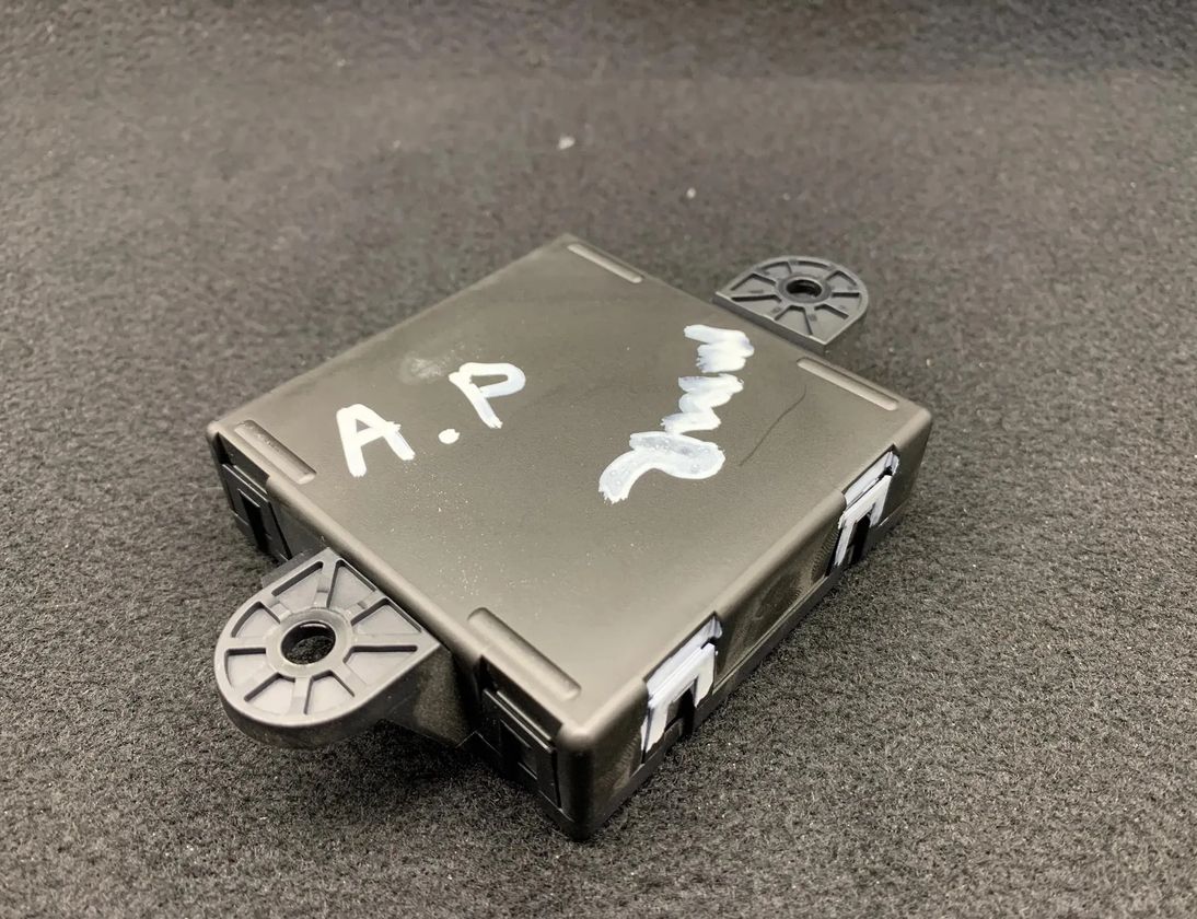 MERCEDES-BENZ E-Class W211/S211 (2002-2009) Блок управления дверей задние правые A2129004006,A2128208626 28566700