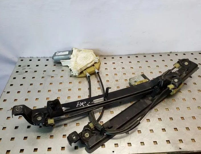 SEAT Leon 2 generation (2005-2012) Priekšējo kreiso durvju logu pacēlājs 1T0959701L,0536011402 25118179