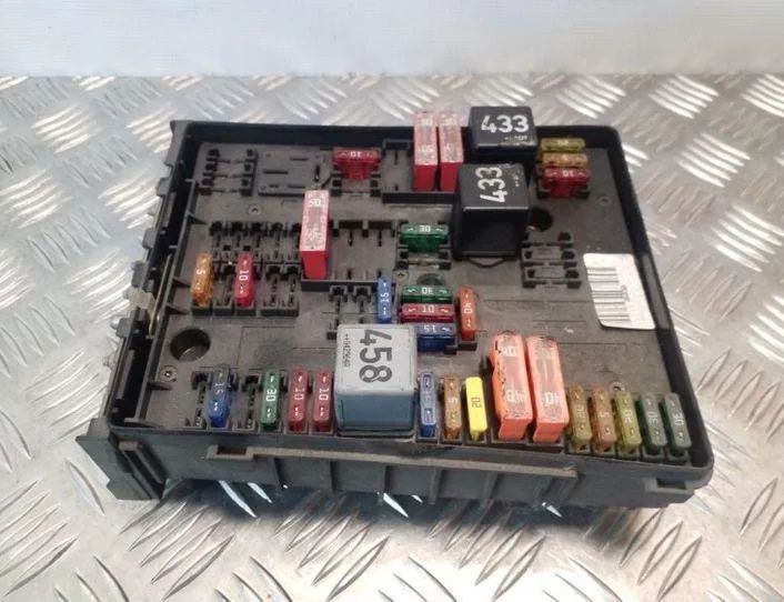 AUDI A3 8P (2003-2013) Блок предохранителей 1K0937124K 25127407