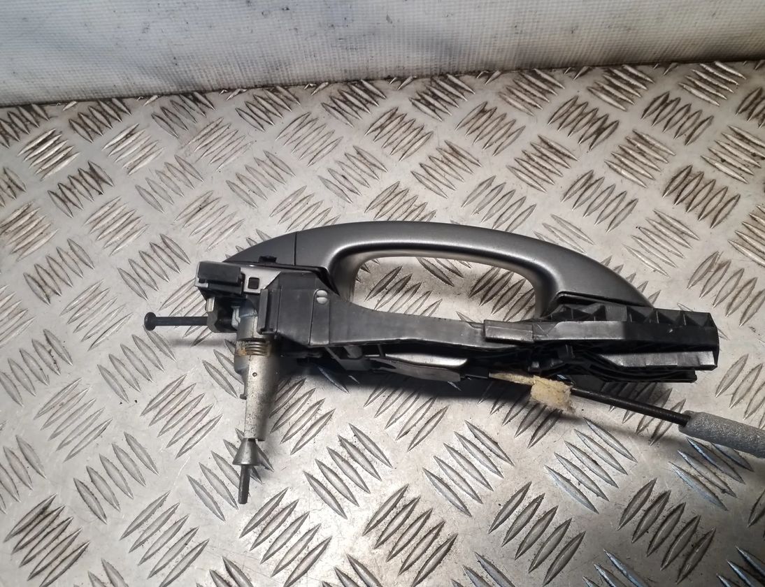 VOLKSWAGEN Sharan 2 generation (2010-2024) Priekšējo labo durvju ārējais rokturis 5L0837885B 25582754