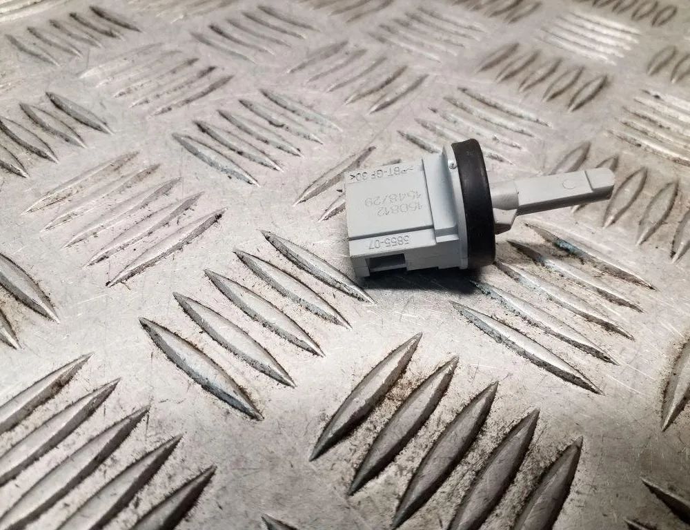 VOLKSWAGEN Tiguan 1 generation (2007-2017) Izplūdes gāzu temperatūras sensors 1K0907543G 32148946