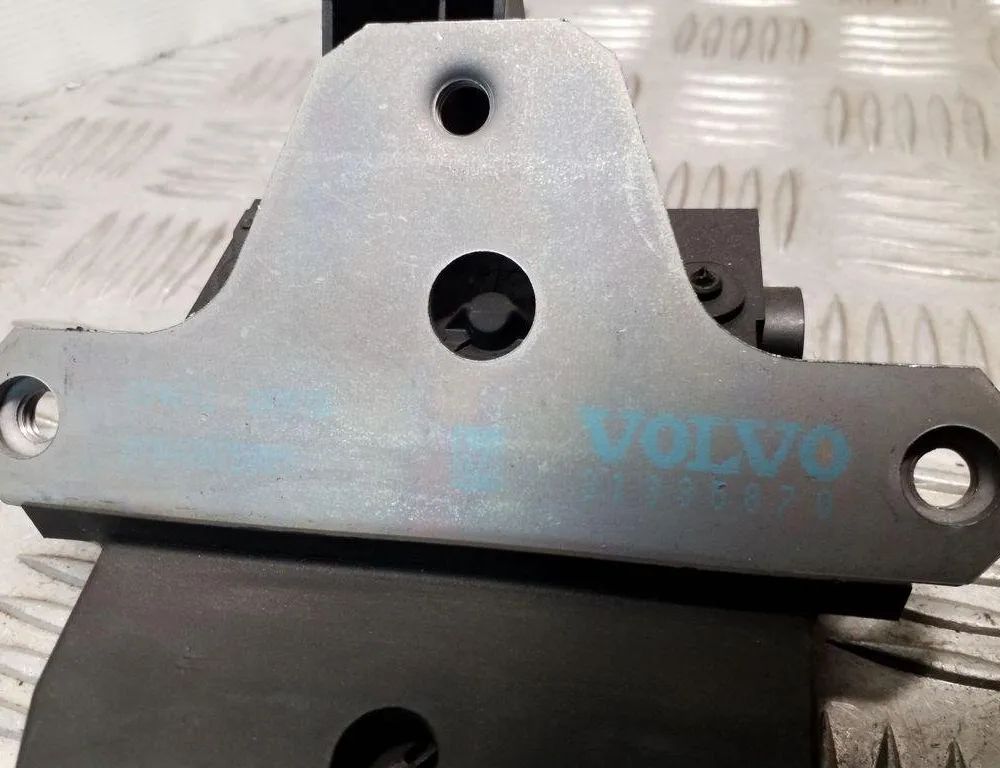 VOLVO V40 Cross Country 1 generation (2012-2020) Замок крышки багажника 31335870 32150673