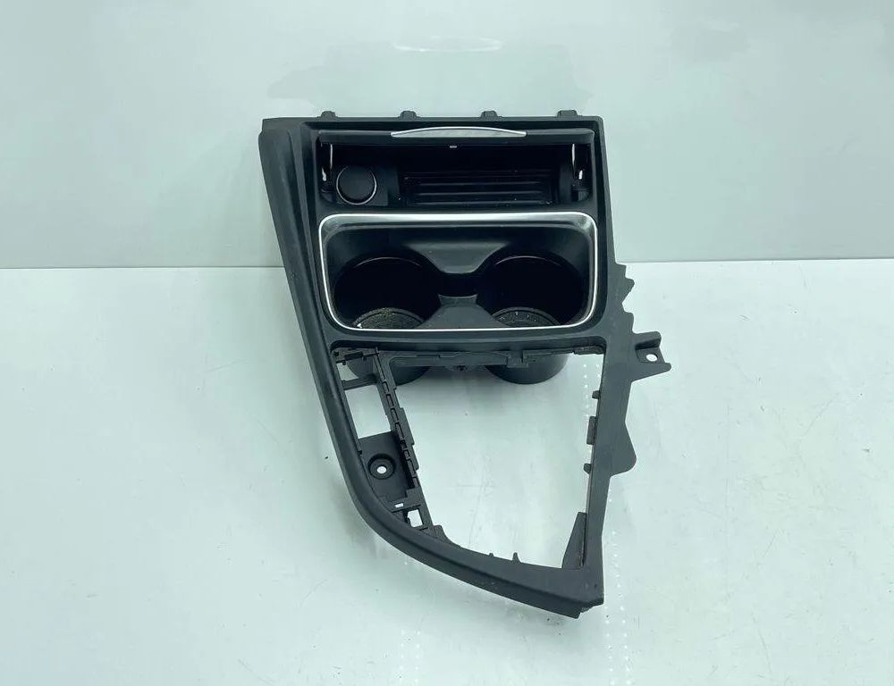 BMW 4 Series F32/F33/F36 (2013-2020) Подстаканник 9218925,58450713 31527644