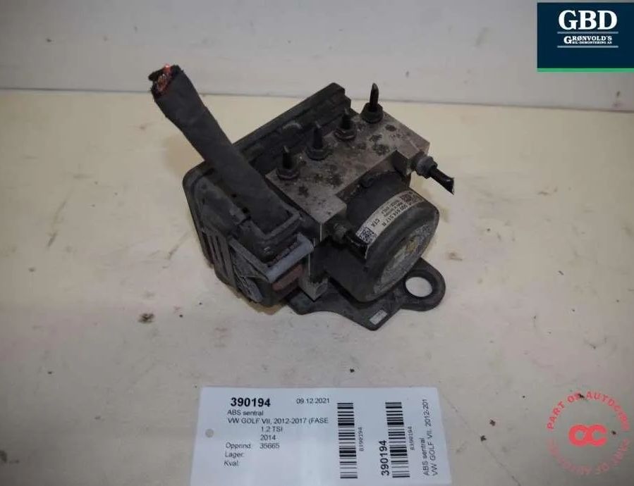 VOLKSWAGEN Golf 7 generation (2012-2024) ABS control unit 5q0614517t,5q0907379s5q0614517r 30875369