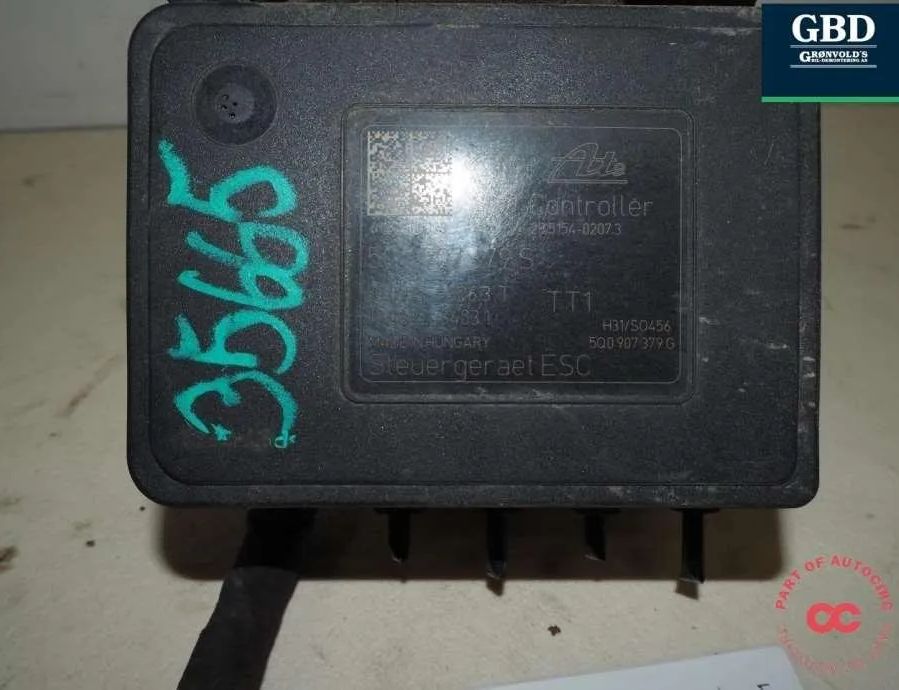 VOLKSWAGEN Golf 7 generation (2012-2024) ABS control unit 5q0614517t,5q0907379s5q0614517r 30875369