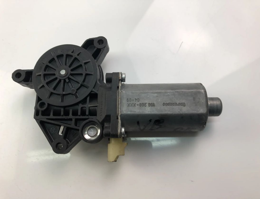 TOYOTA Avensis 2 generation (2002-2009) Priekšējo labo durvju logu pacelšanas motorīts 0130821745 14472677