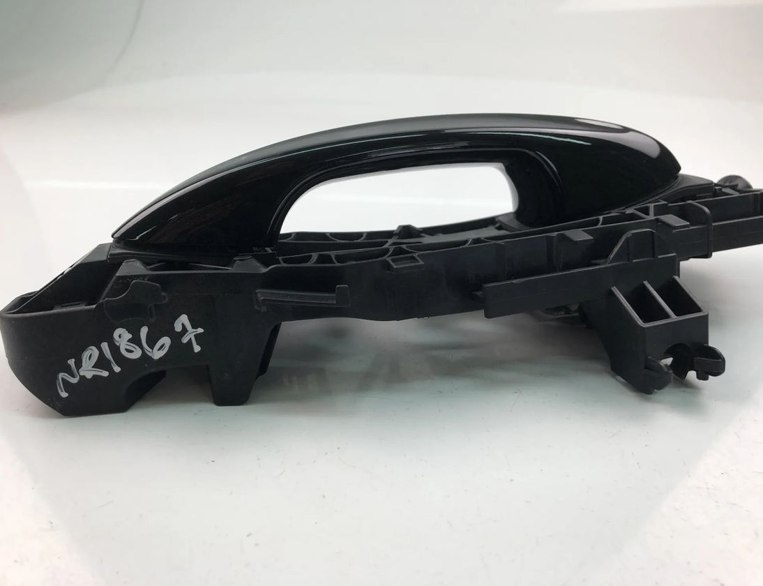 MERCEDES-BENZ C-Class W205/S205/C205 (2014-2023) Priekšējo kreiso durvju ārējais rokturis A0997601559 15181723