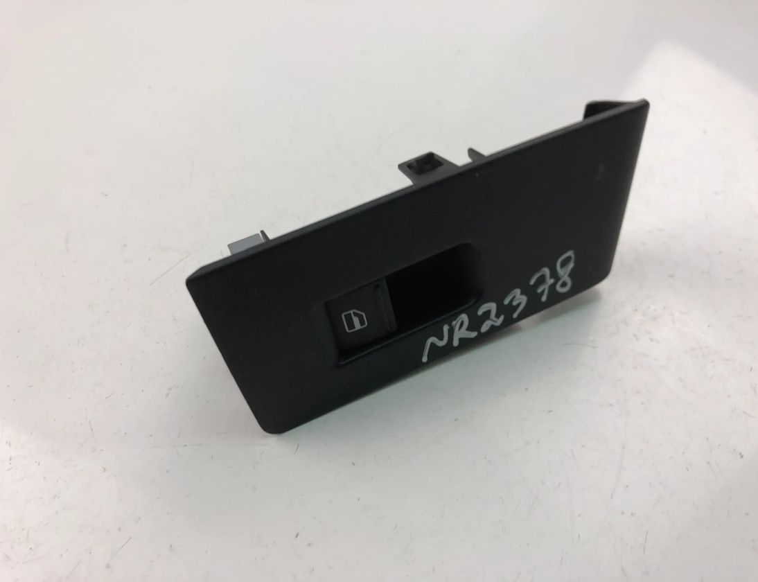 VOLKSWAGEN Passat B7 (2010-2015) Front Left Door Window Switch 3AA868749 15206543