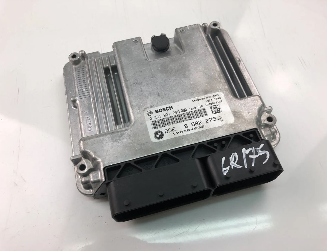 BMW 3 Series F30/F31 (2011-2020) Блок управления двигателем 8582279,0281031299 15484239