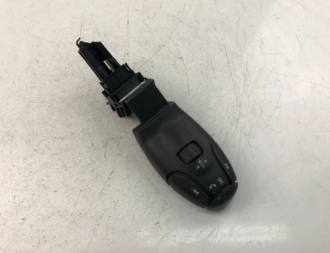 PEUGEOT 5008 1 generation (2009-2016) Indicator Wiper Stalk Switch 96637236XT 17134837
