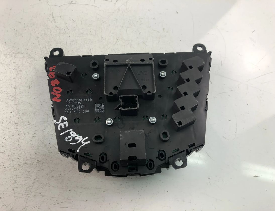 FORD Focus 3 generation (2011-2020) Переключатель кнопок AM5T18K811BD 17302185