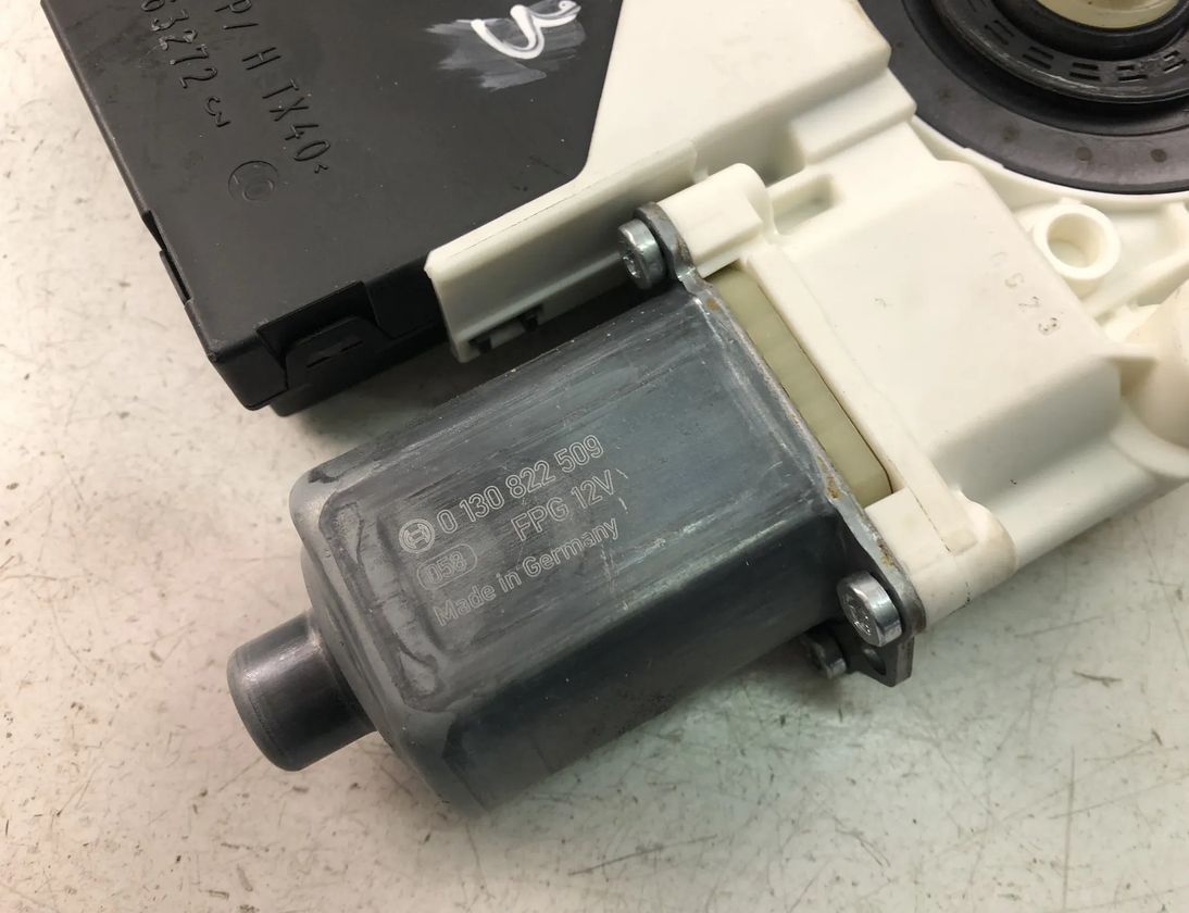 VOLKSWAGEN Caddy 4 generation (2015-2020) Маторчик стеклоподъемника передней правой двери 2K5959702 17543029