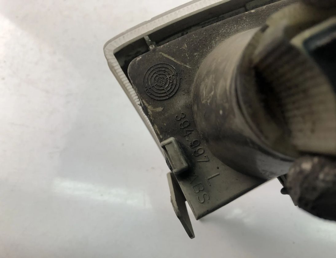 OPEL Vectra A (1988-1995) Priekšējais kreisais papildu pagrieziena rādītājs 394997 18089711