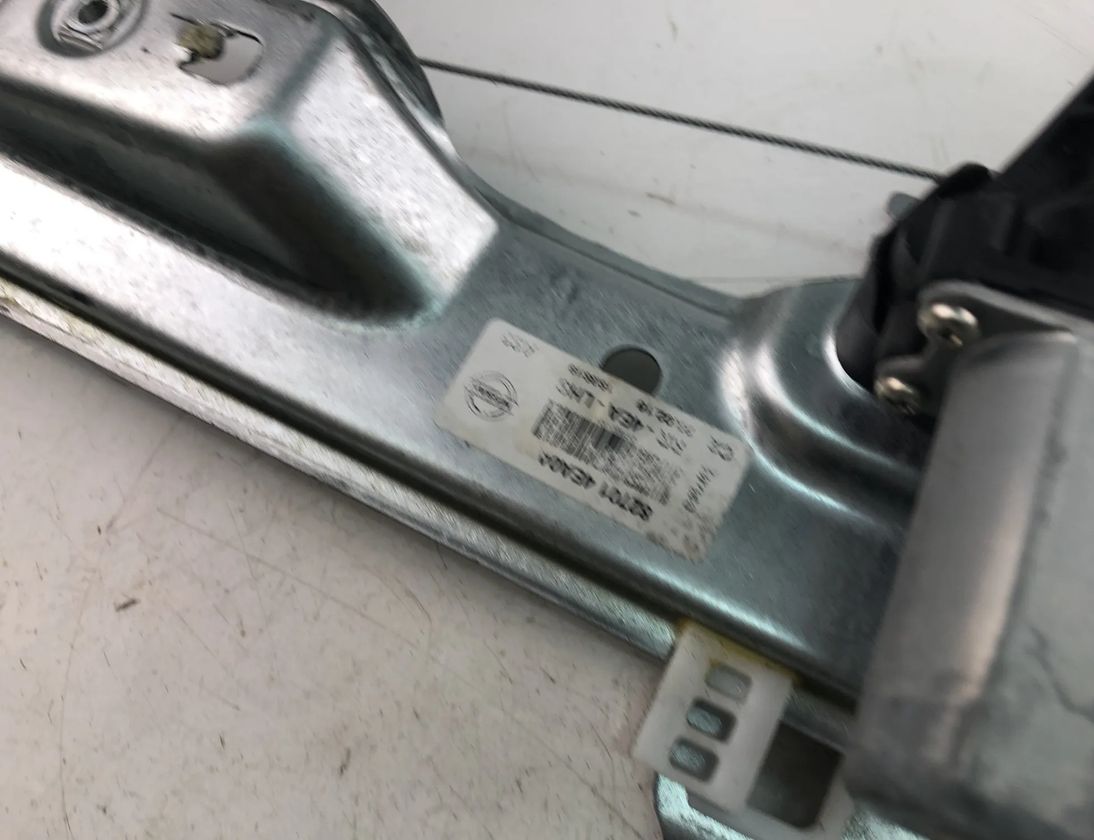 RENAULT Kadjar 1 generation (2015-2024) Priekšējo kreiso durvju logu pacēlājs 827014EA0A 18295632