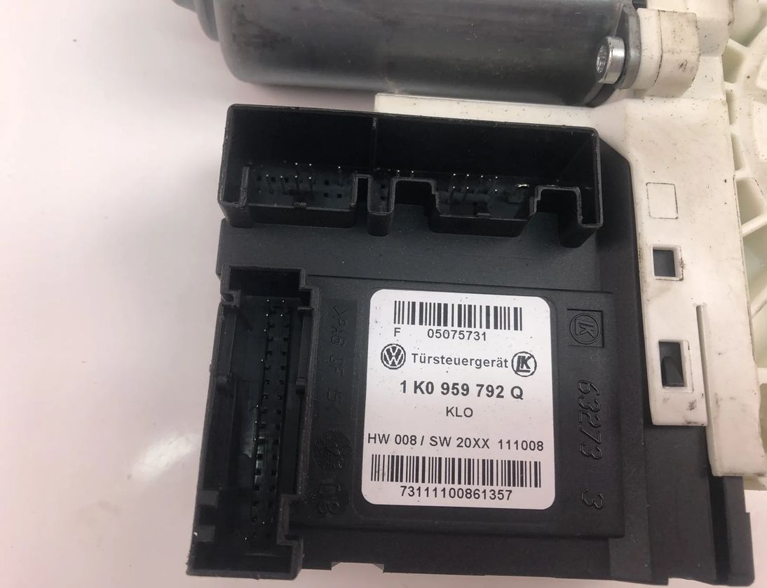 VOLKSWAGEN Passat B6 (2005-2010) Front Right Door Window Control Motor 992729105 19542170