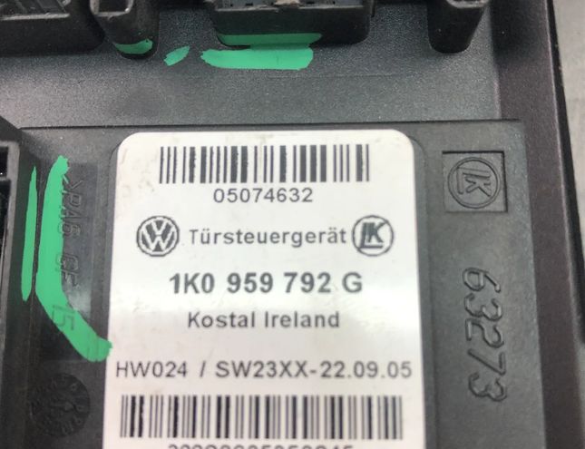 VOLKSWAGEN Golf 5 generation (2003-2009) Priekšējo labo durvju logu pacelšanas motorīts 1K0959702K 20582893