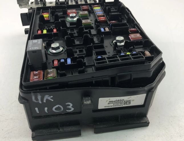 OPEL Astra K (2015-2021) Drošinātāju kārba 39040850 23530645