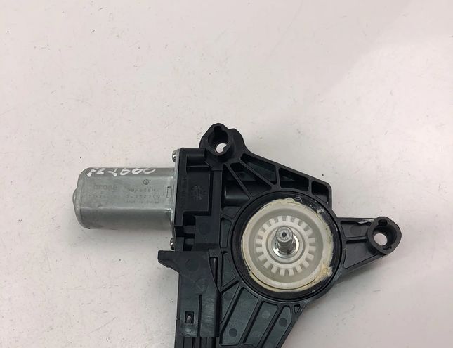 VOLVO V40 2 generation (2012-2020) Маторчик стеклоподъемника задней правой двери C17543-100 25001363