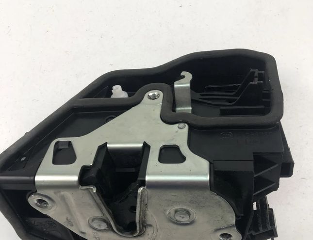 BMW X3 F25 (2010-2017) Priekšējo kreiso durvju slēdzene 7202149 25162537