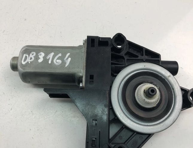 VOLVO V40 2 generation (2012-2020) Front Right Door Window Control Motor 966269103 27833212