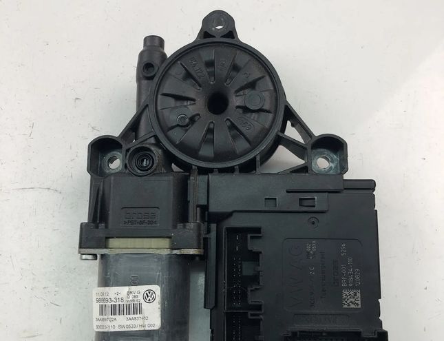 VOLKSWAGEN Passat B7 (2010-2015) Front Right Door Window Control Motor 3AA959702A 27833222
