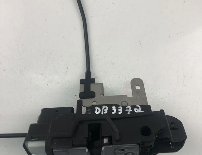 VOLVO V40 2 generation (2012-2020) Priekšējo kreiso durvju slēdzene 31440391 27900519