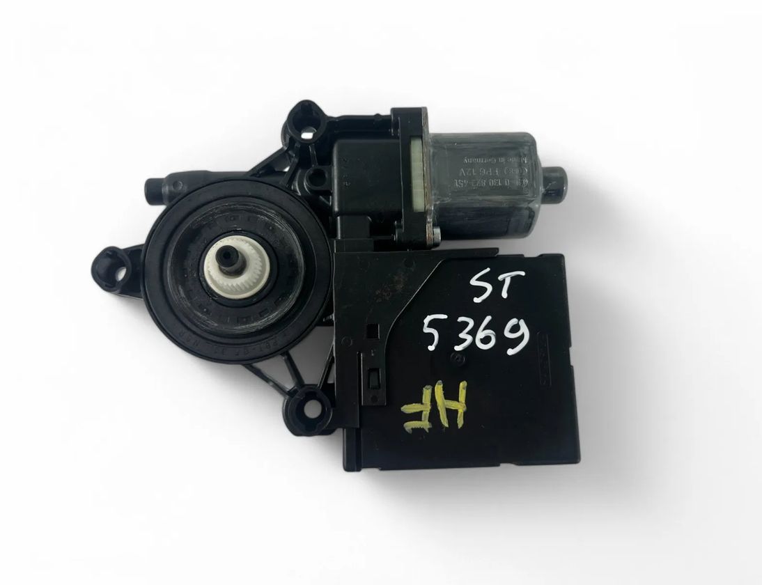 VOLKSWAGEN Passat B7 (2010-2015) Маторчик стеклоподъемника передней левой двери 3AA959702A 28882853