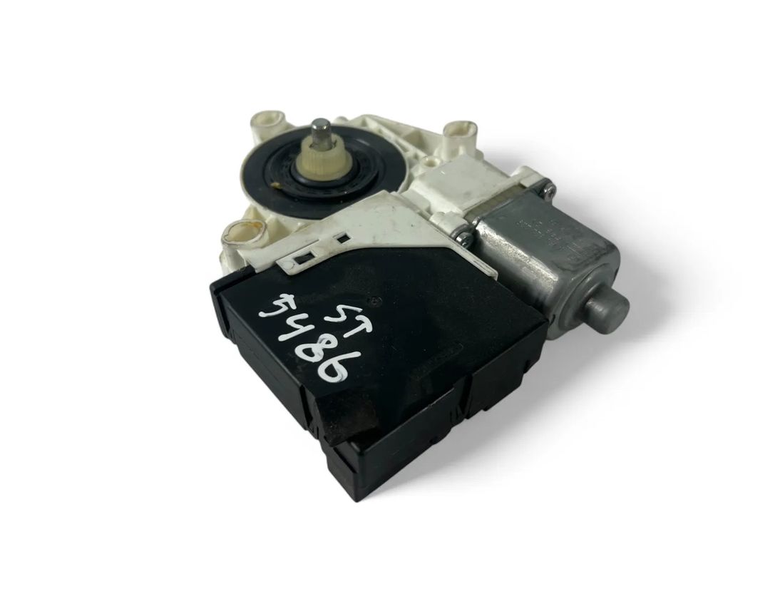 VOLKSWAGEN Golf 5 generation (2003-2009) Priekšējo labo durvju logu pacelšanas motorīts 0130822229 28909519