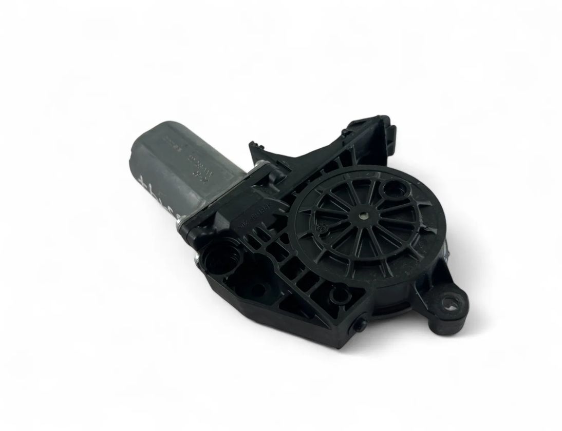 VOLKSWAGEN Touareg 1 generation (2002-2010) Aizmugurējo labo durvju loga vadības motorīts 0130821764 30191990