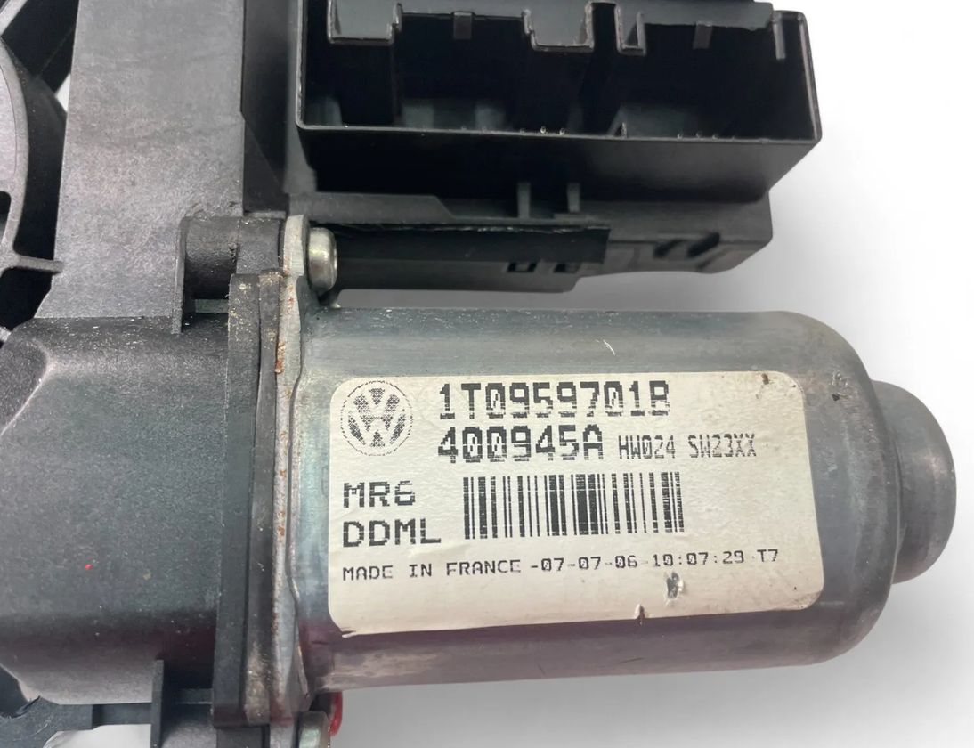 VOLKSWAGEN Touran 1 generation (2003-2015) Front Right Door Window Control Motor 1T0959701B 30287771
