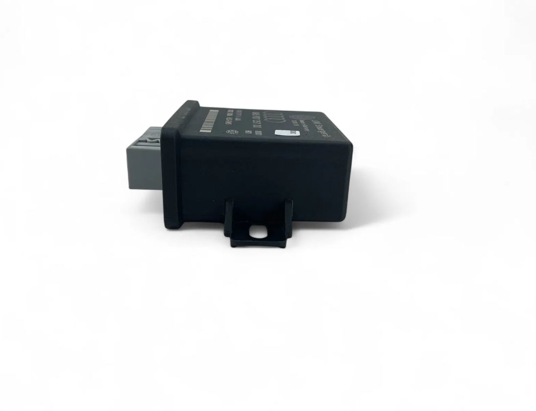 AUDI A4 B8/8K (2011-2016) Vadības bloks 8K590735700 30396521