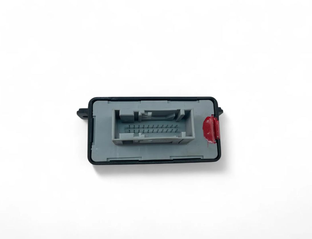 AUDI A4 B8/8K (2011-2016) Vadības bloks 8K590735700 30396521