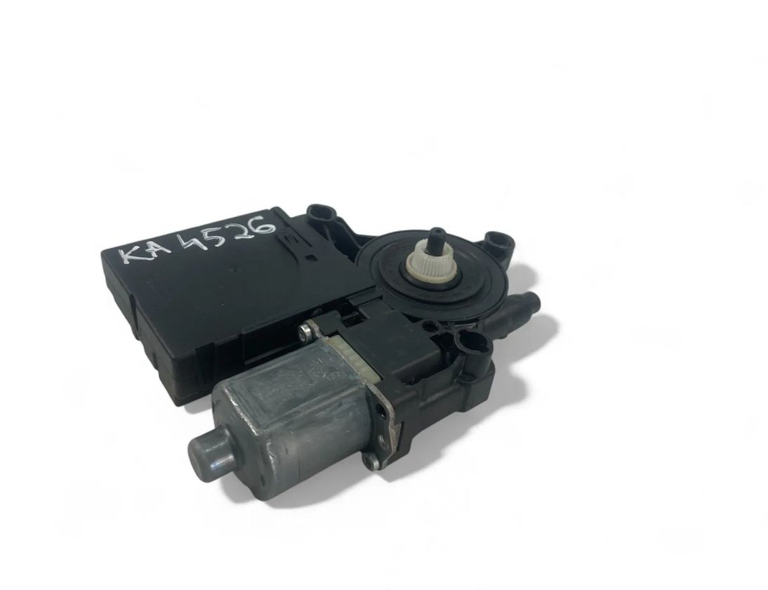 VOLKSWAGEN Passat B7 (2010-2015) Priekšējo labo durvju logu pacelšanas motorīts 3AA837462 30508605