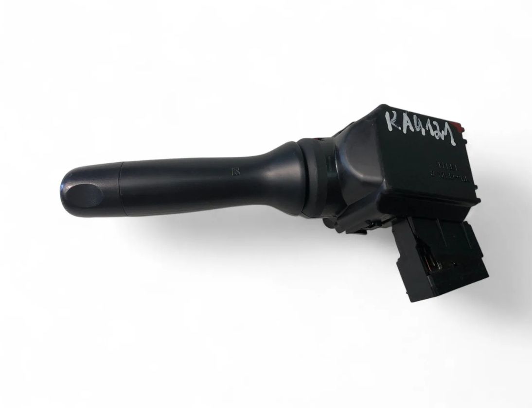 TOYOTA Yaris 3 generation (2010-2019) Управление стеклоочистителями 17F904 30661870