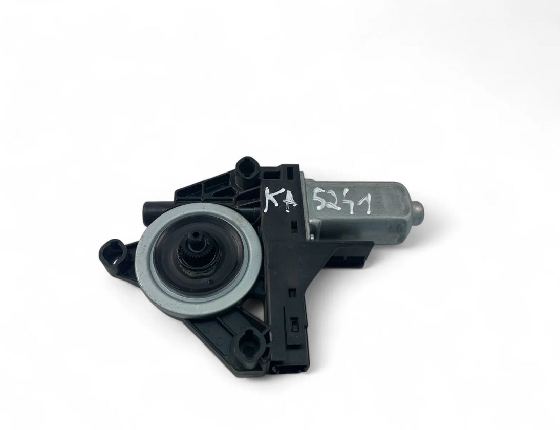 VOLVO V60 1 generation (2010-2020) Priekšējo labo durvju logu pacelšanas motorīts 966268-103 30724848