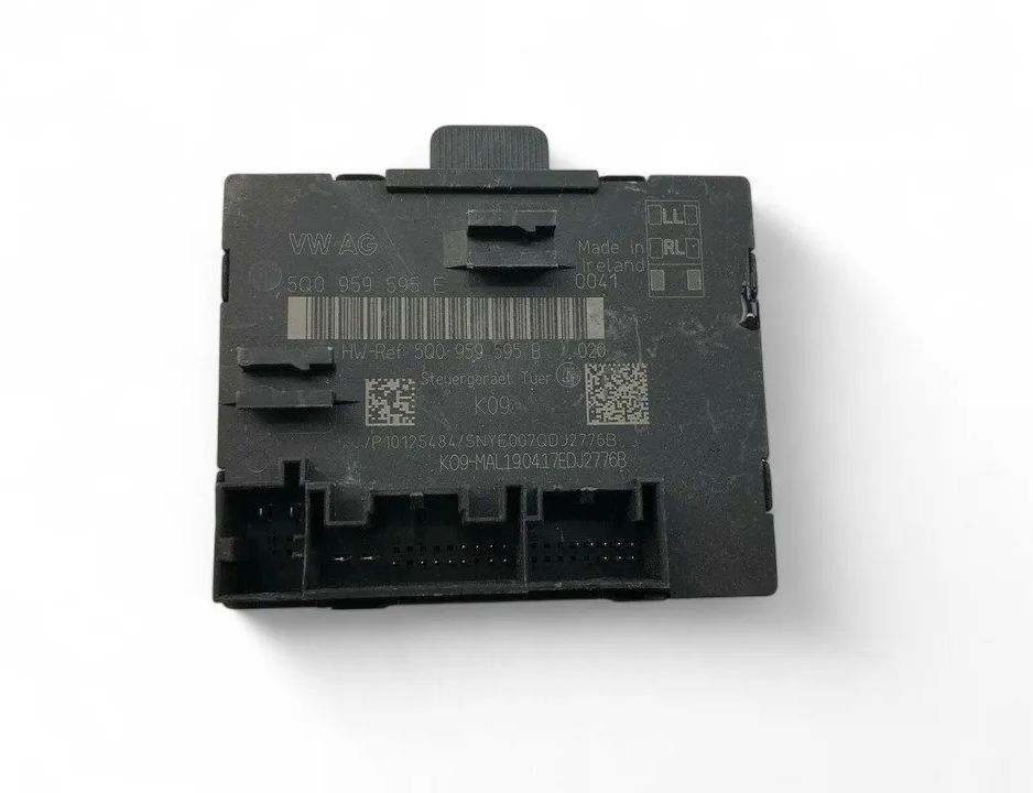 VOLKSWAGEN Tiguan 2 generation (2016-2024) Rear Left Door Control Unit 5Q0959595E 32052775