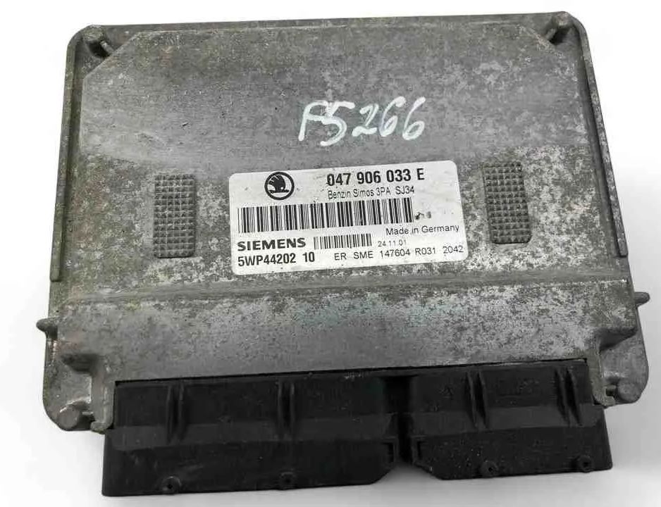 SKODA Fabia 1 generation  (2004-2007) Engine Control Unit ECU 047906033E 32588068