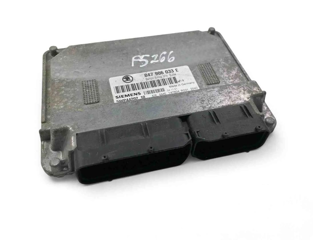 SKODA Fabia 1 generation  (2004-2007) Engine Control Unit ECU 047906033E 32588068