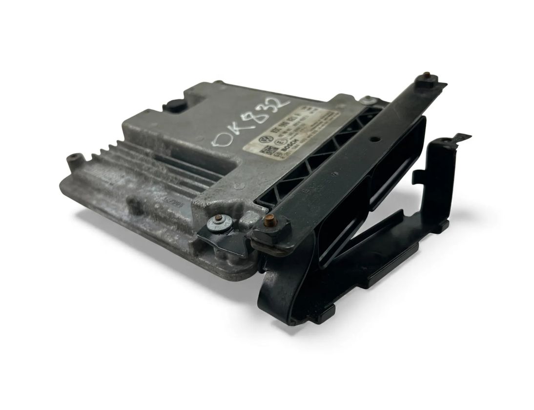 VOLKSWAGEN Passat B6 (2005-2010) Motora vadības bloks 03C906021A,0261S04469 33089234