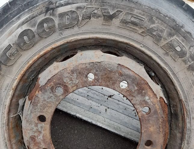 SCANIA P,G,R,T - series (2003-present) T4 (1990-2003) Riepa 305/70R22.5*152/148L*,GOODYEAR,1506,15mm,R22.5xJ9Ø281/10x335 25760272