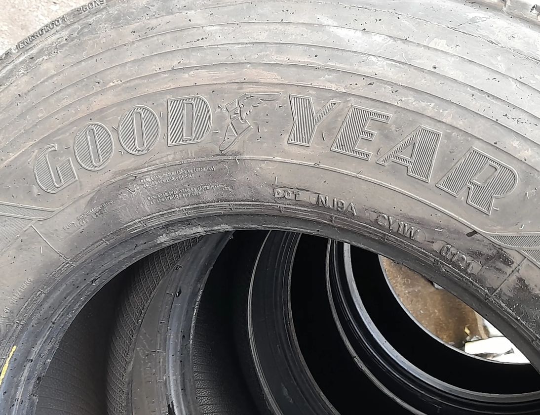 MERCEDES-BENZ ACTROS MP4 (2011-present) Шины GoodyearKMAX,315/70R22.5,*156/150L*,0121,Restorationtires,12mm 32762657