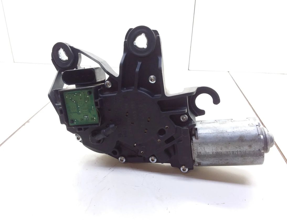 VOLKSWAGEN Caddy 3 generation (2004-2015) Моторчик заднего стеклоочистителя 1t0955711,0390201598 11674545
